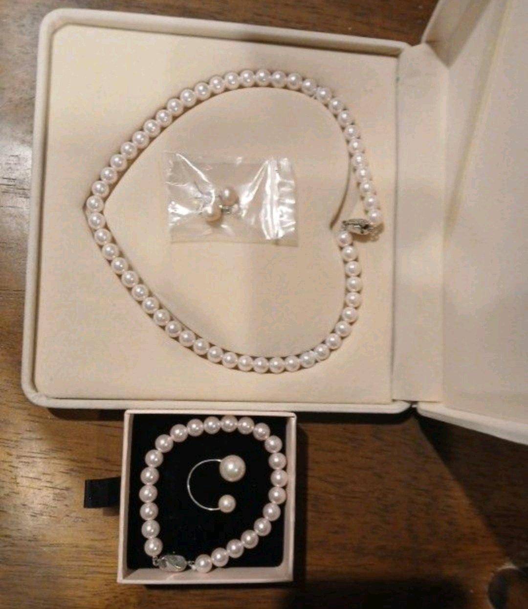 ausger pearl necklace in pink - Varnado, Louisiana - FleaMarketBay