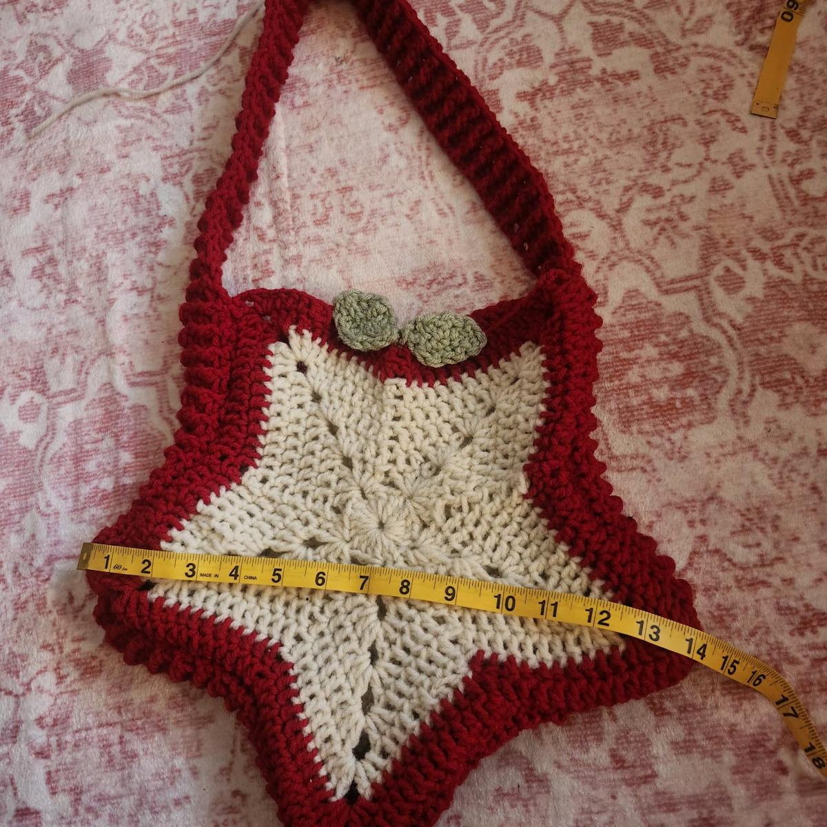 crochet apple themed bag - Alexandria, Virginia - FleaMarketBay
