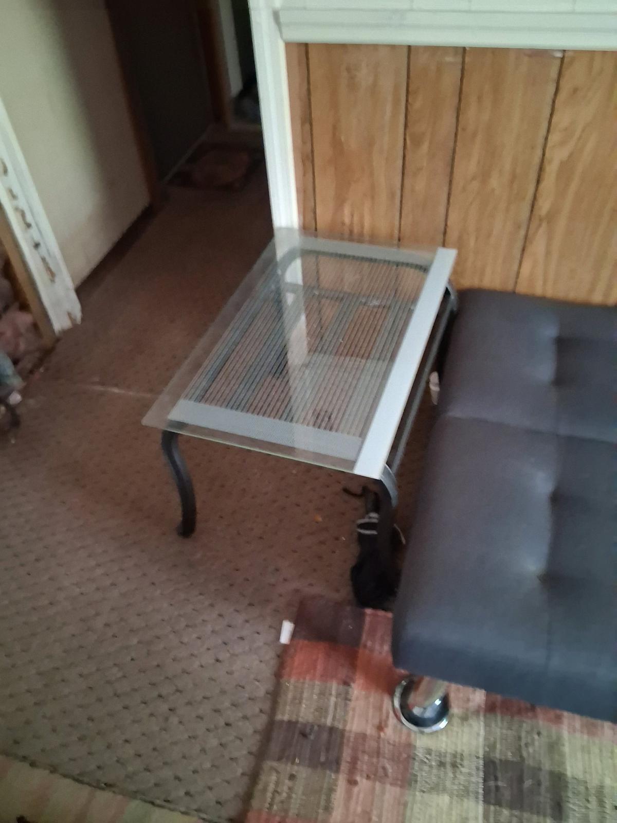 glass end table - New Port Richey, Florida - FleaMarketBay