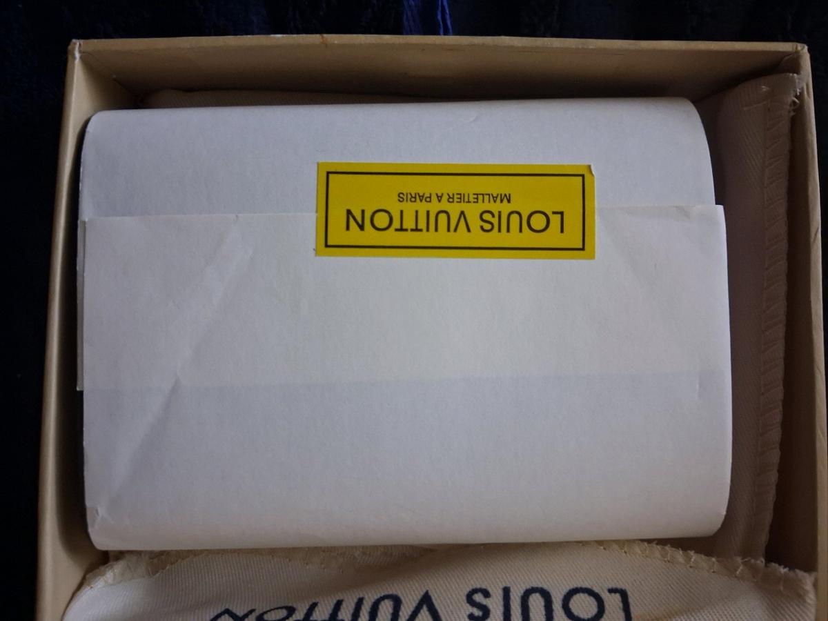 Louis Vuitton wallet - Fremont, California - FleaMarketBay