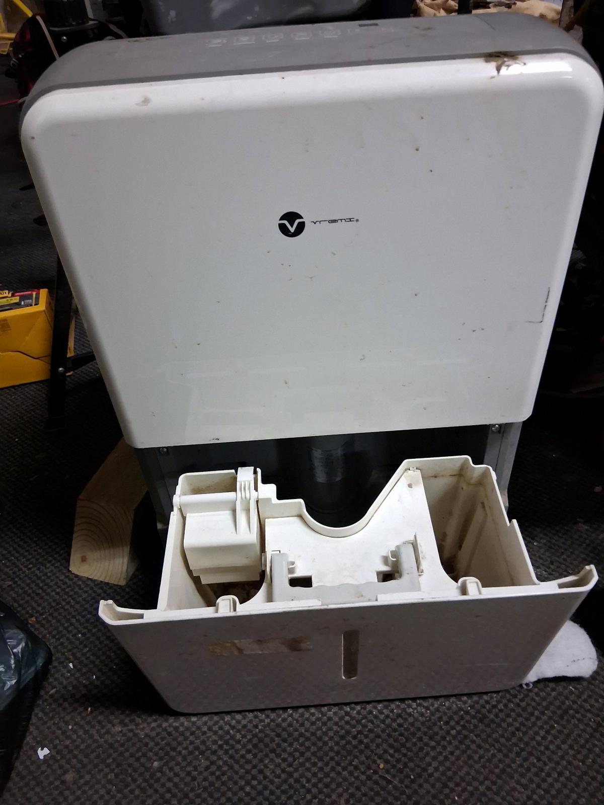 Vremi Dehumidifier - Cleveland, Ohio - FleaMarketBay