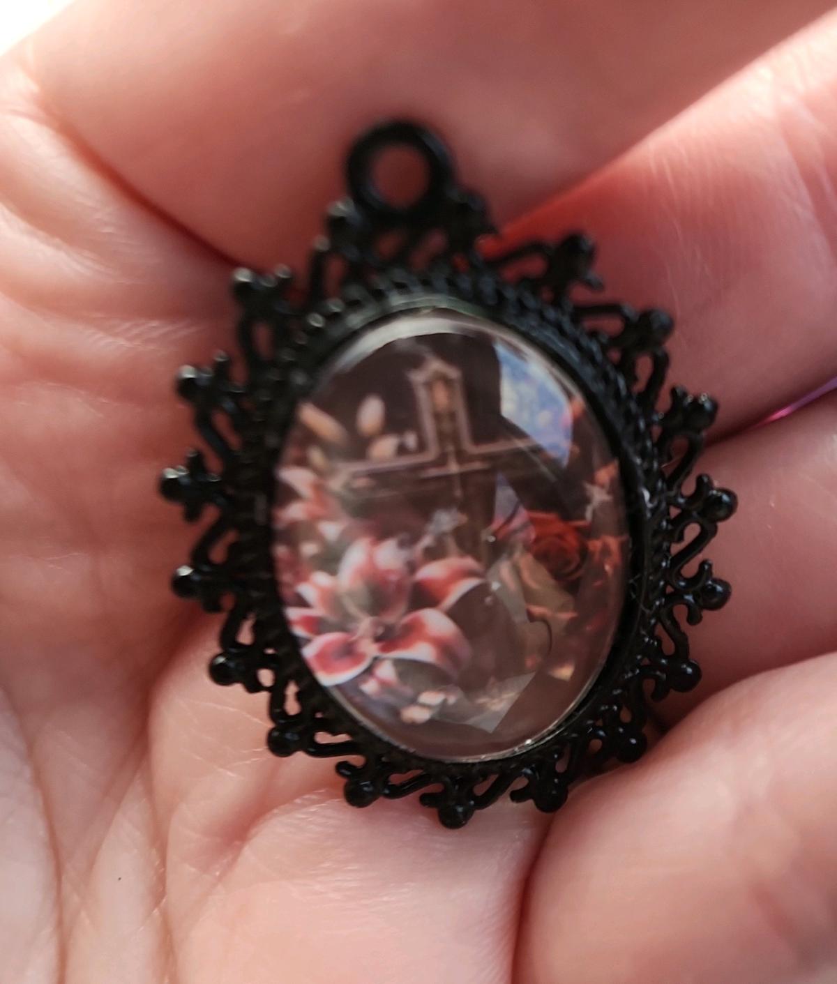 Cross n flowers in black pendant - Romney, West Virginia - FleaMarketBay