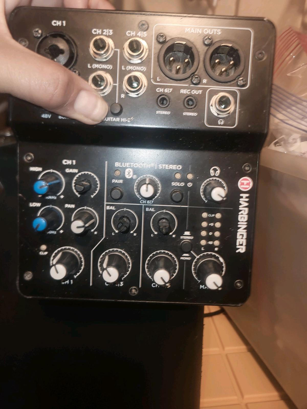 guitars and accessories - Las Vegas, Nevada - FleaMarketBay