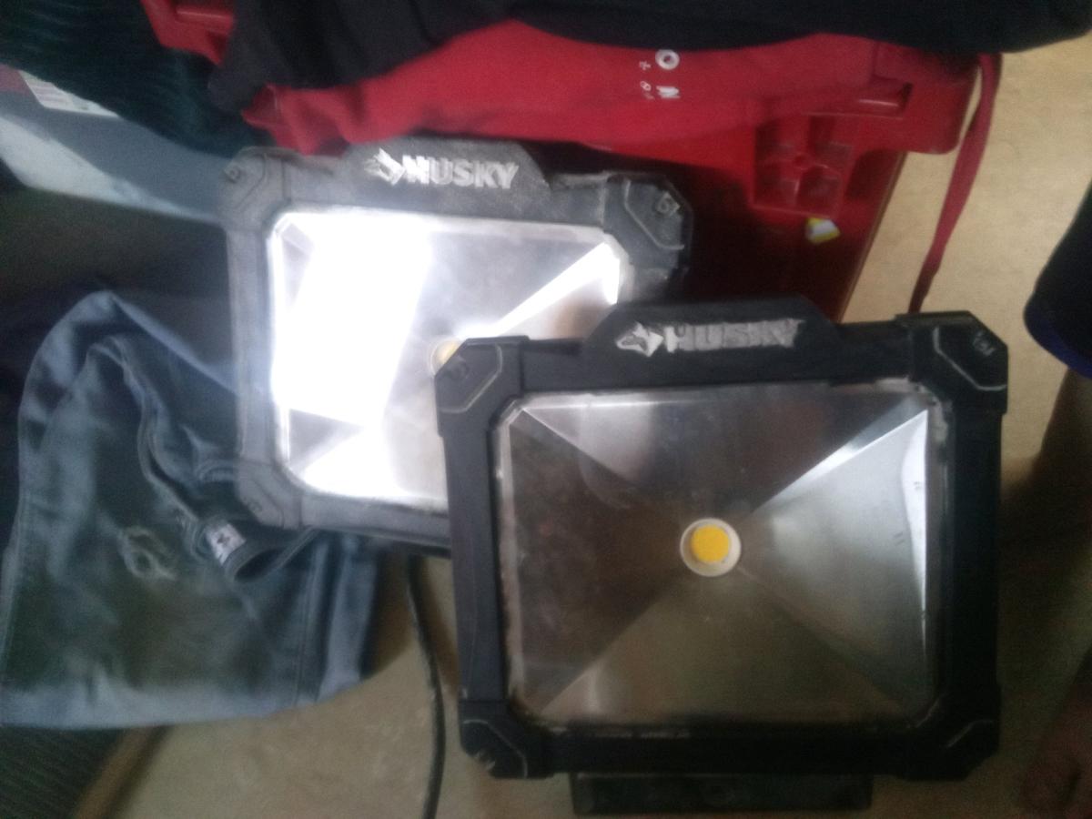 husky lights - Bakersfield, California - FleaMarketBay