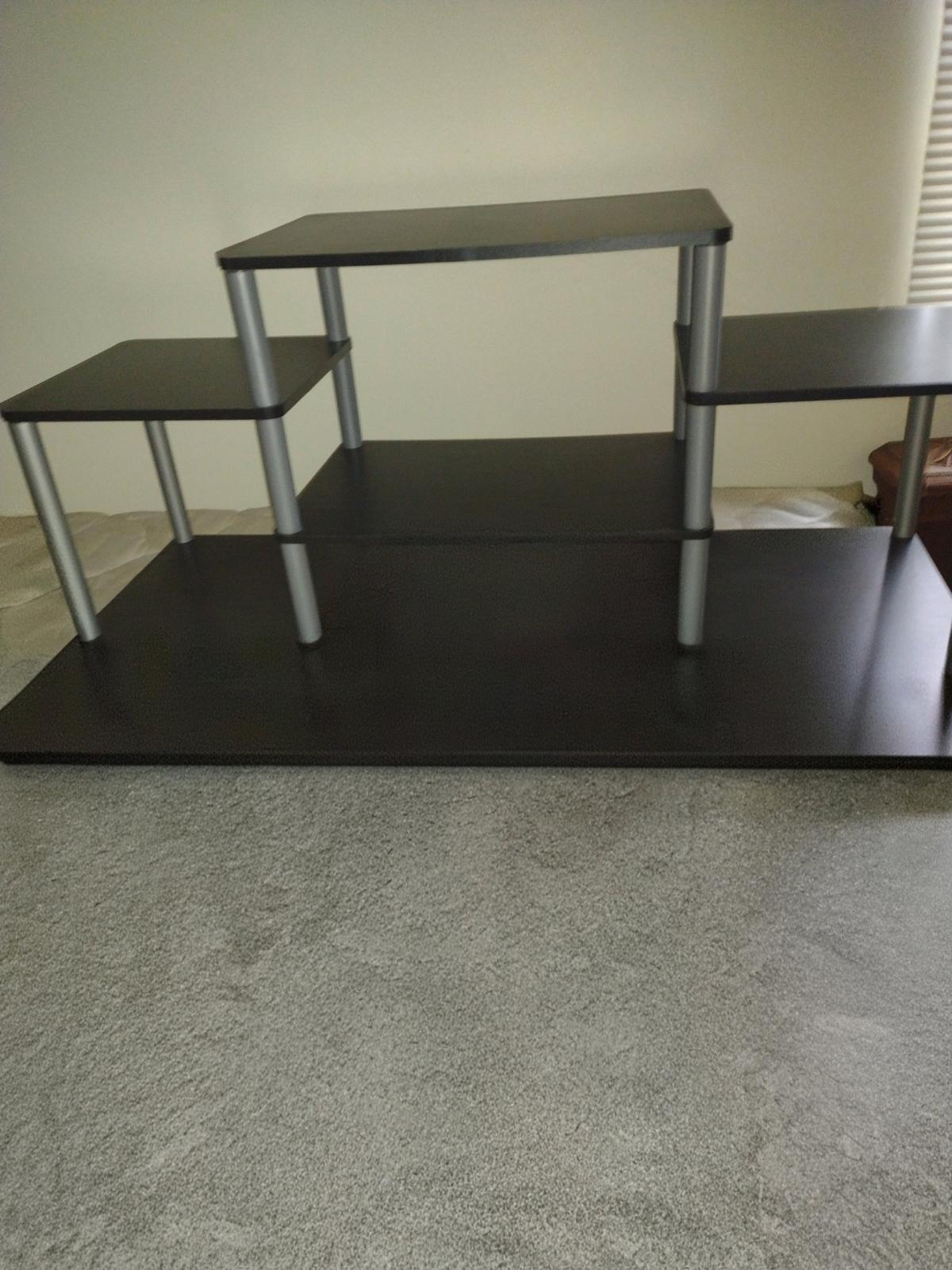 like new living room glass coffee table set TV stand include - Richton Park, Illinois - FleaMarketBay