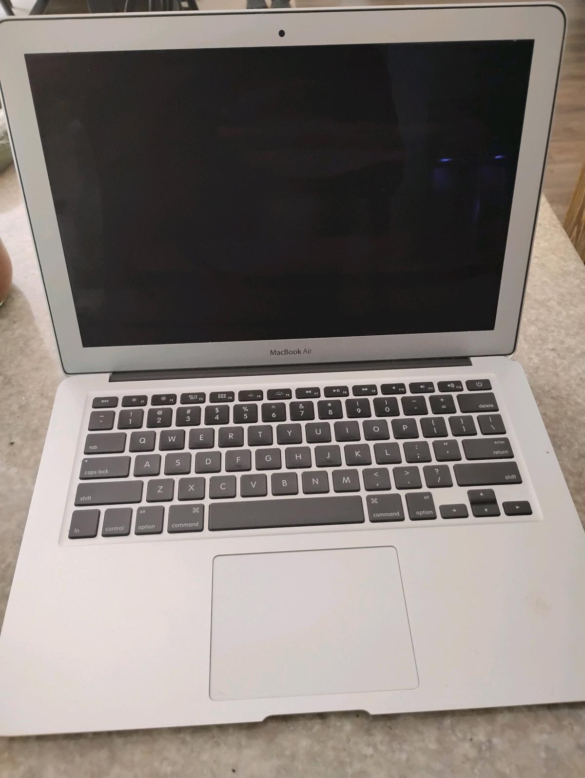 Mac Book Air 2012 For Parts - Douglasville, Georgia - FleaMarketBay