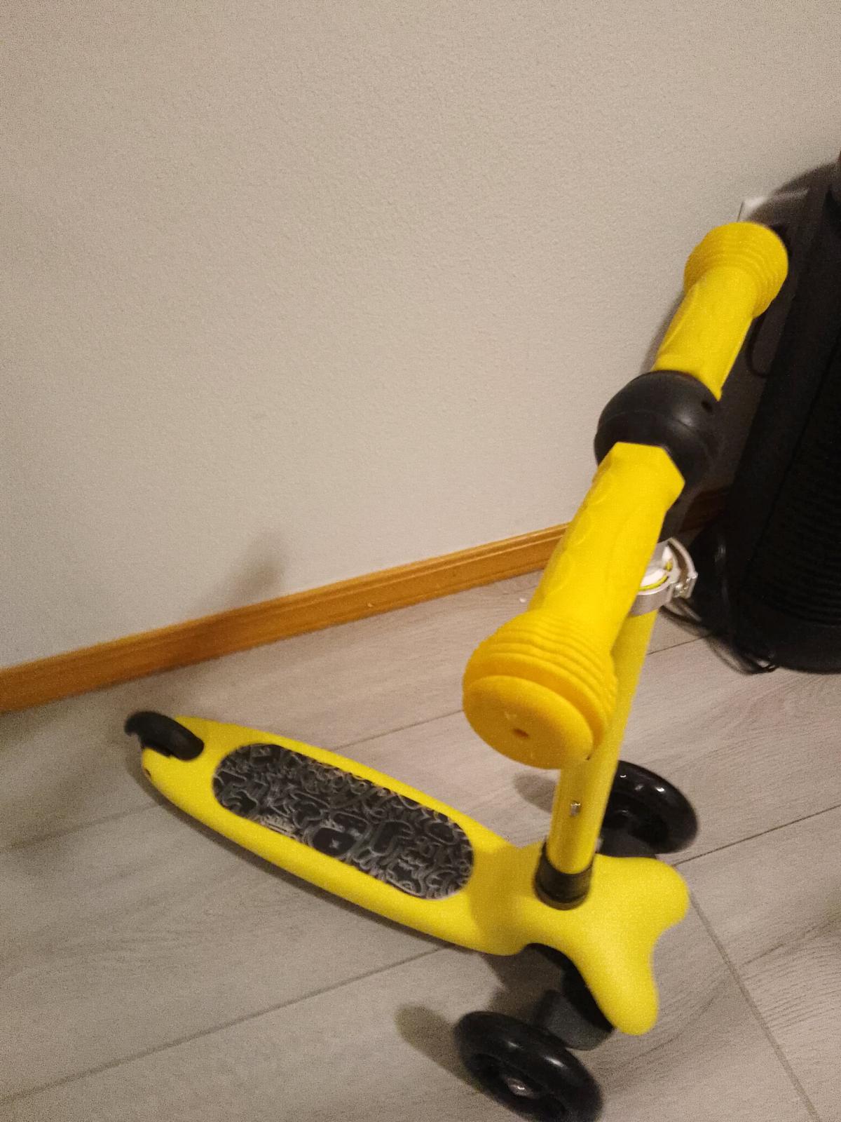 3 wheel kids scooter - Vancouver, Washington - FleaMarketBay