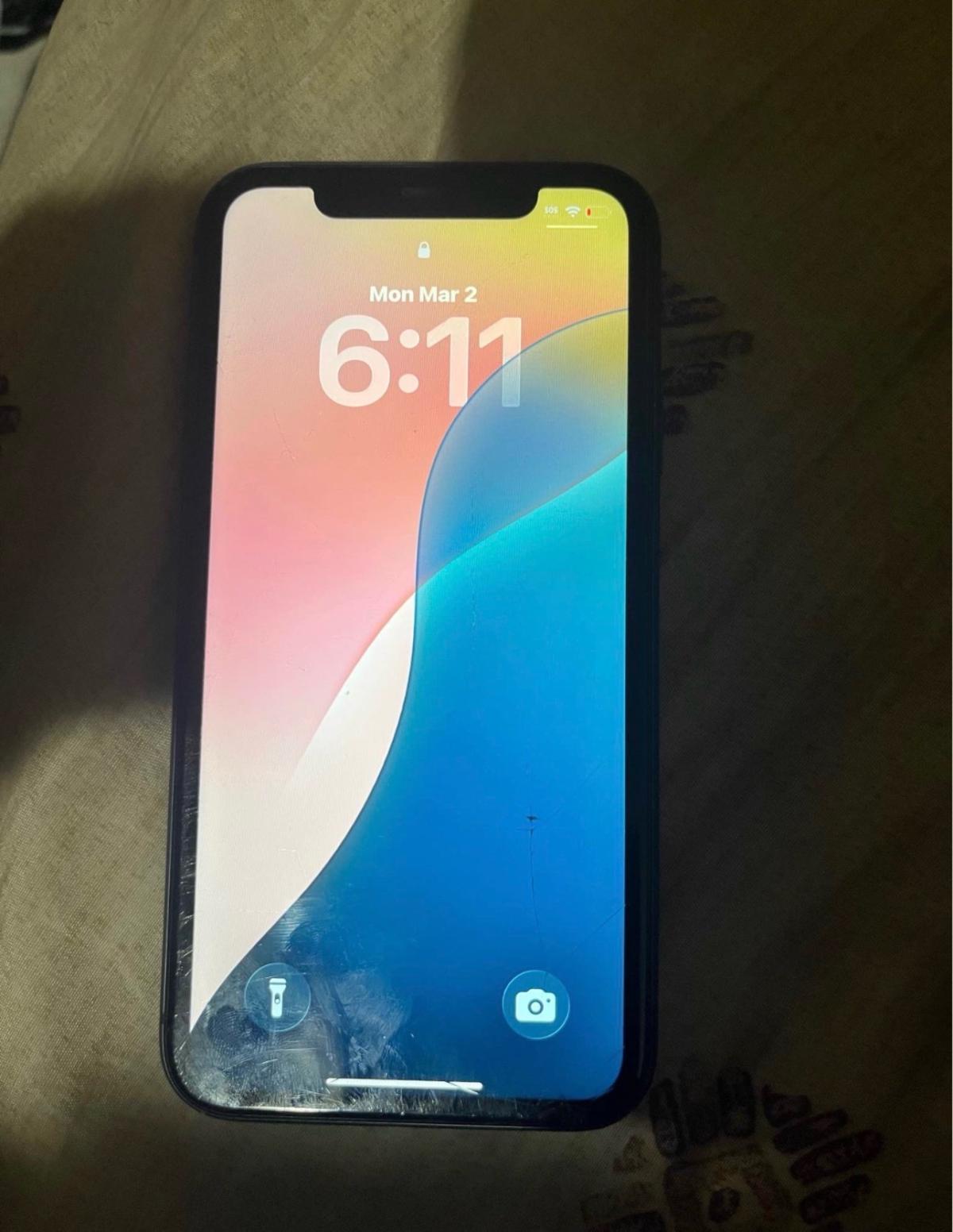 iPhone 11 - San Antonio, Texas - FleaMarketBay