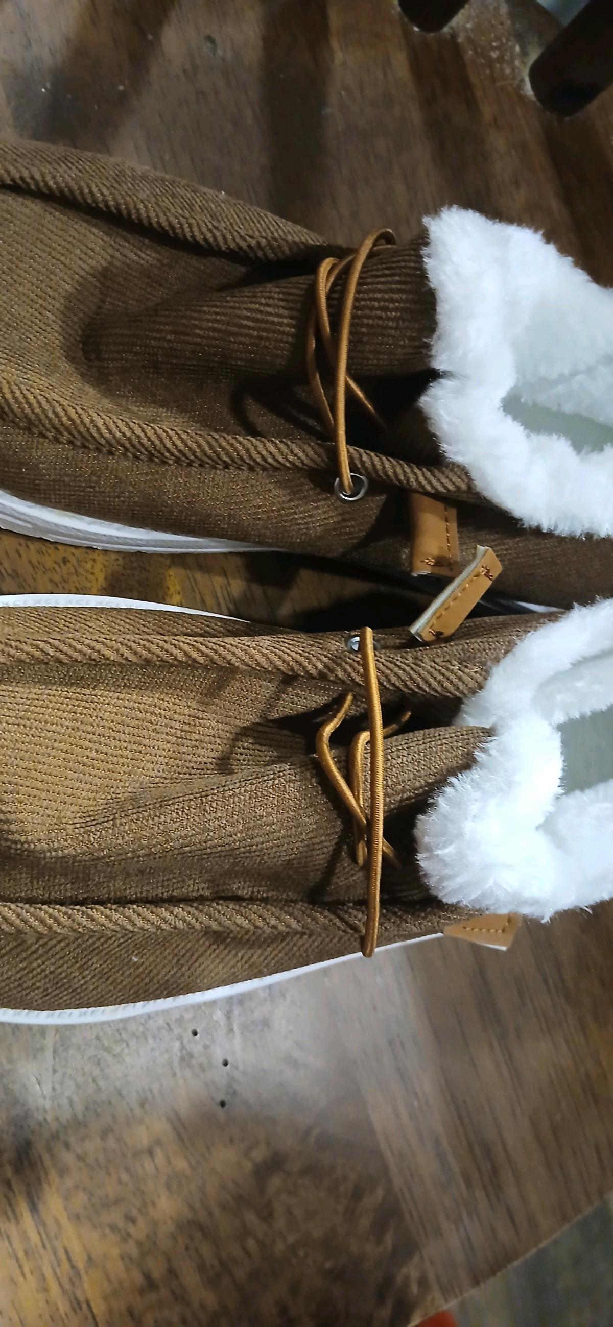 uggs swade brown shoes - Angie, Louisiana - FleaMarketBay