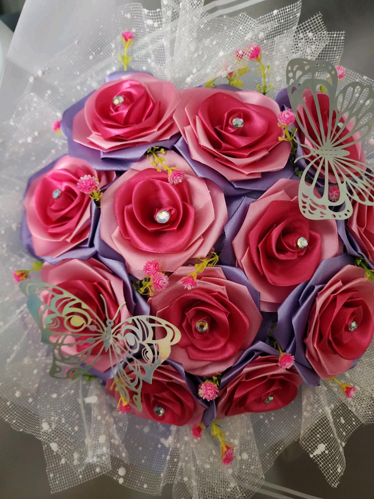 Pink and lavender satin ribbons roses bouquet - Appleton, Wisconsin - FleaMarketBay