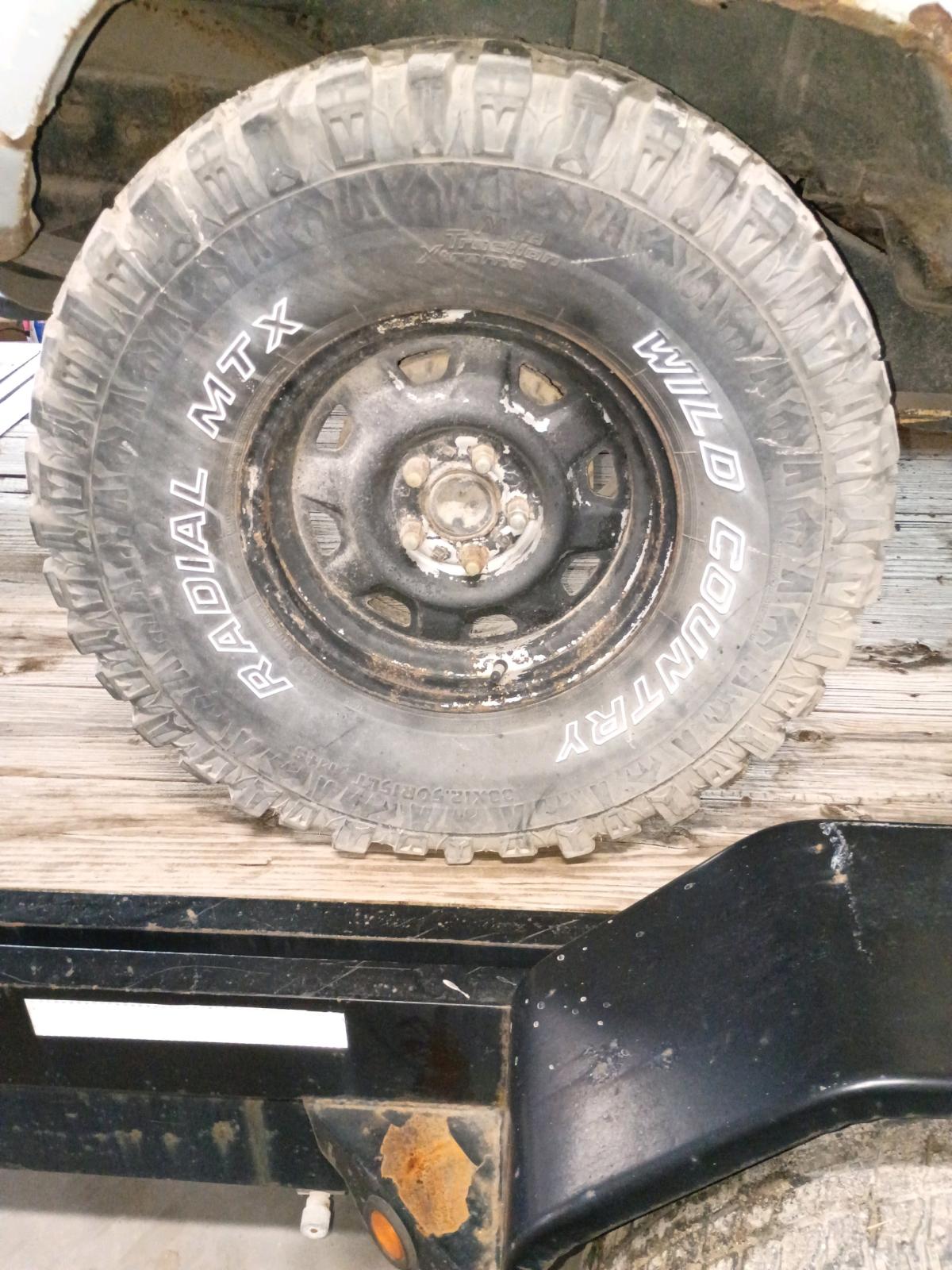 older bronco 2 parts - Davenport, Iowa - FleaMarketBay