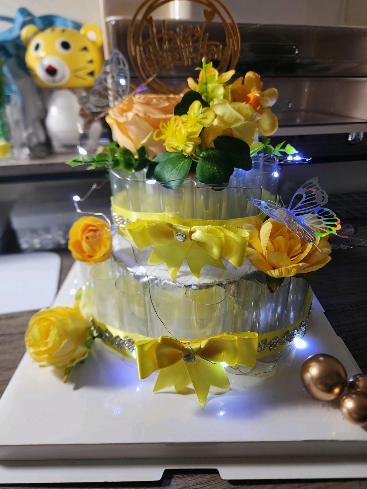 two layers money cake display holder - Appleton, Wisconsin - FleaMarketBay