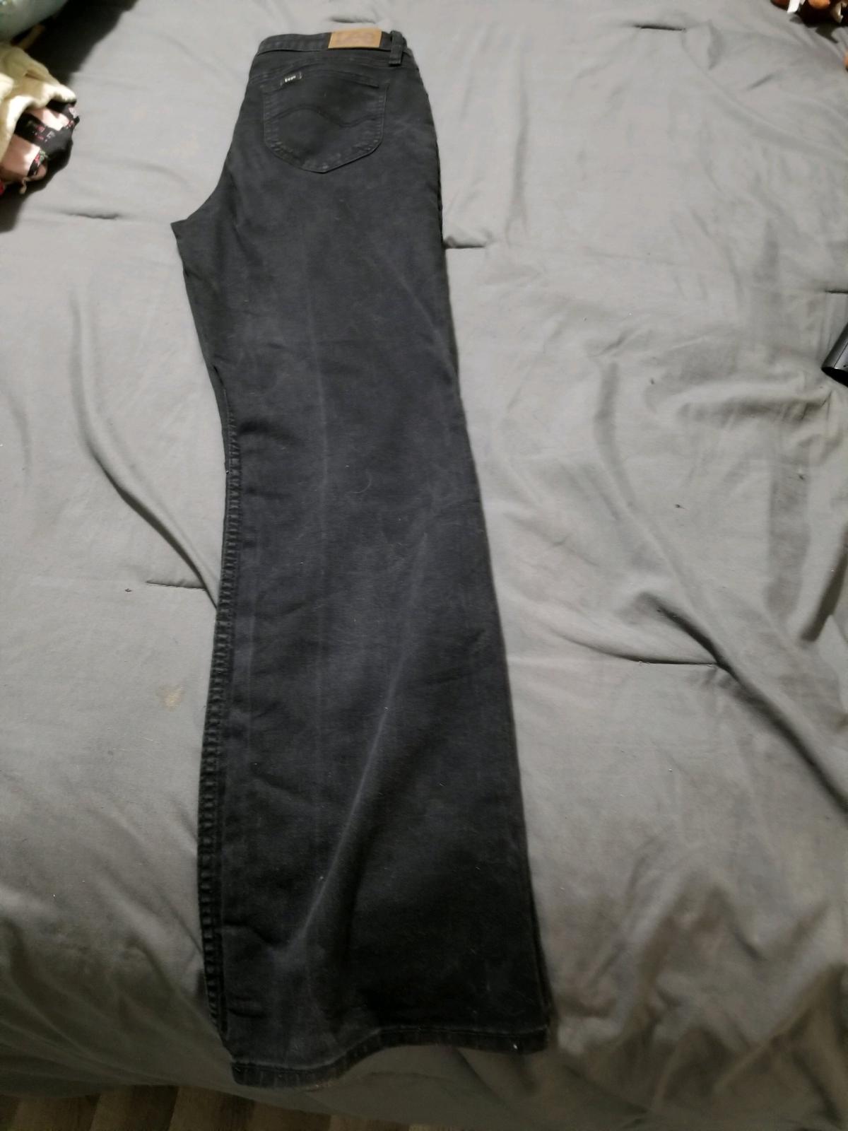 Lee Jeans - Portage, Michigan - FleaMarketBay