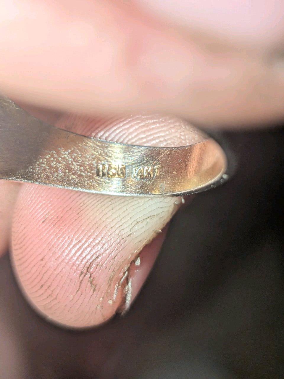 14 k gold diamond cluster ring with over a carat and a half - Indianapolis, Indiana - FleaMarketBay