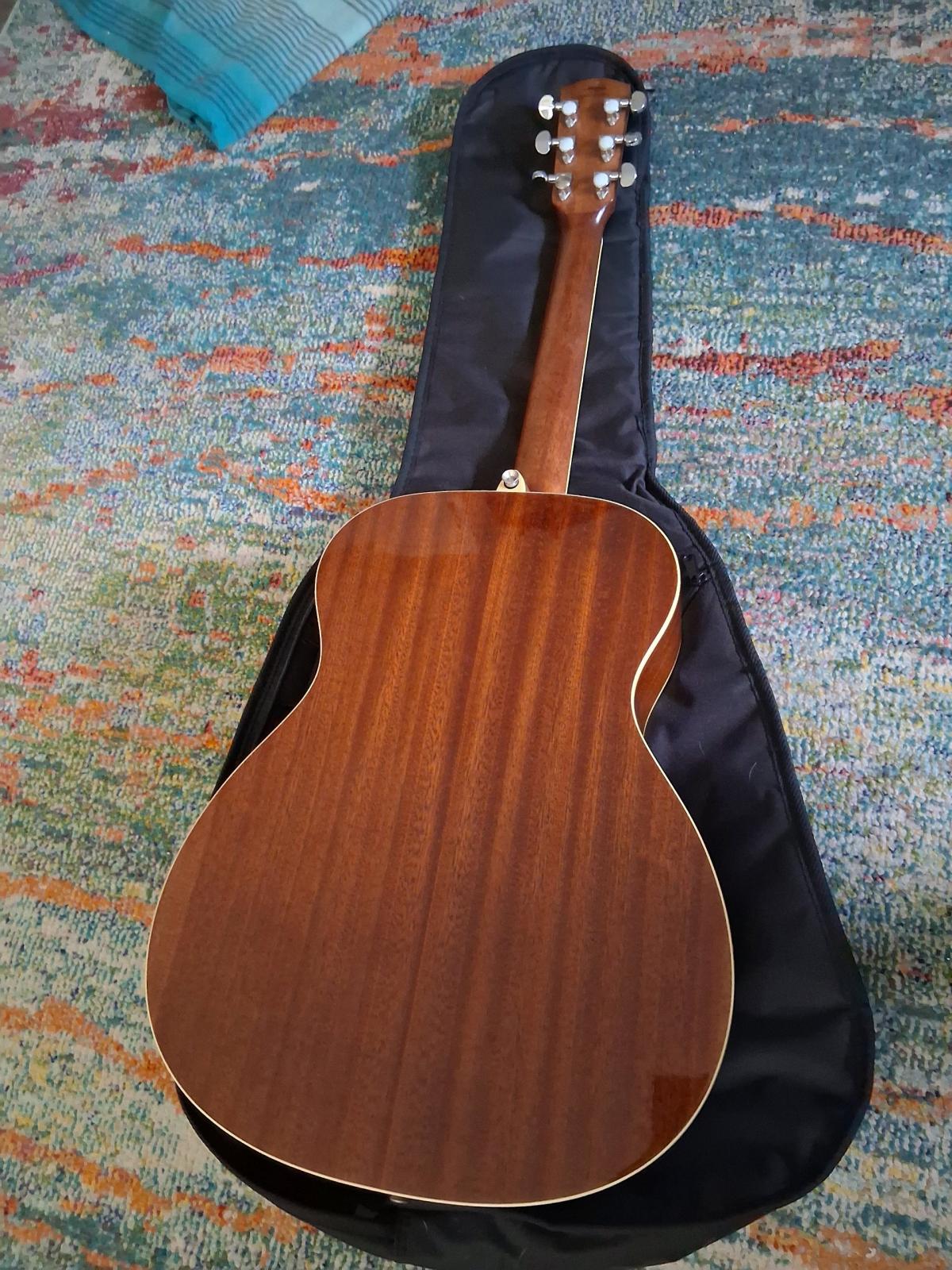 Alvarez Acoustic Guitar - Linn Grove, Iowa - FleaMarketBay