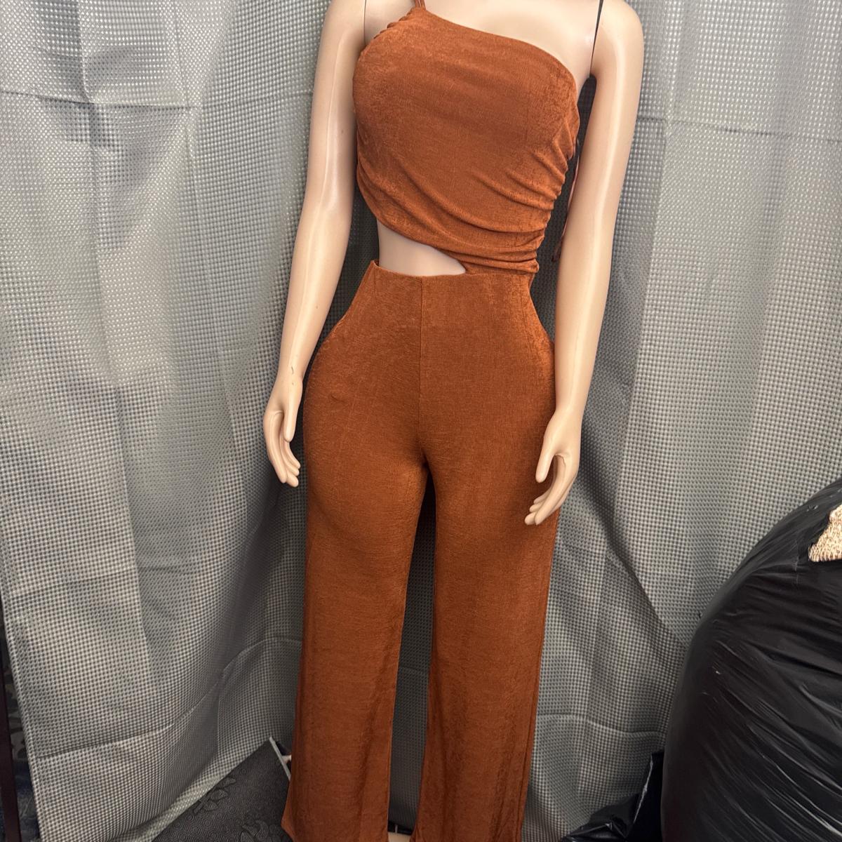 women size small jumpsuit - Pomona, California - FleaMarketBay