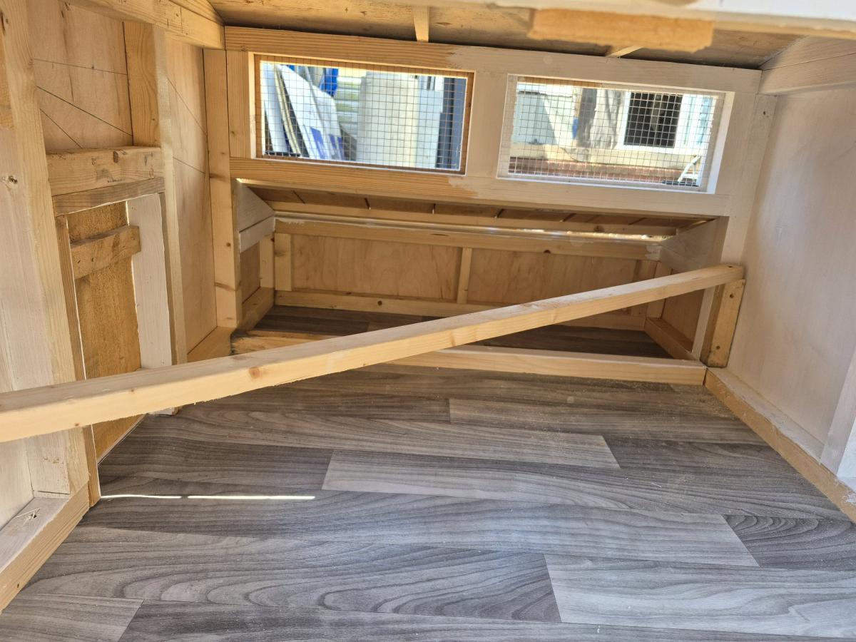 4x4x3 chicken coop - Summerville, South Carolina - FleaMarketBay