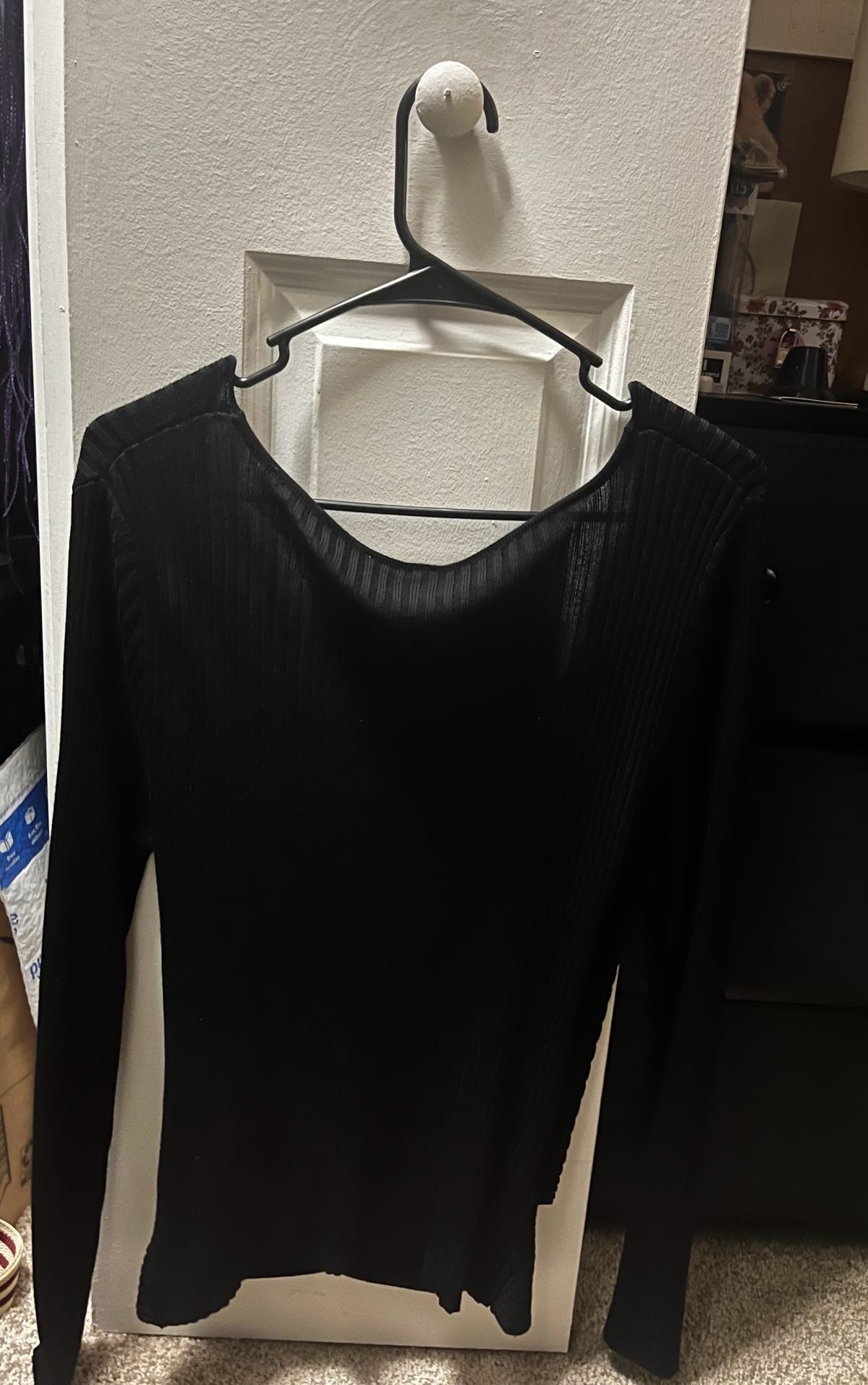 Black VNeck Top - Norwood, Massachusetts - FleaMarketBay
