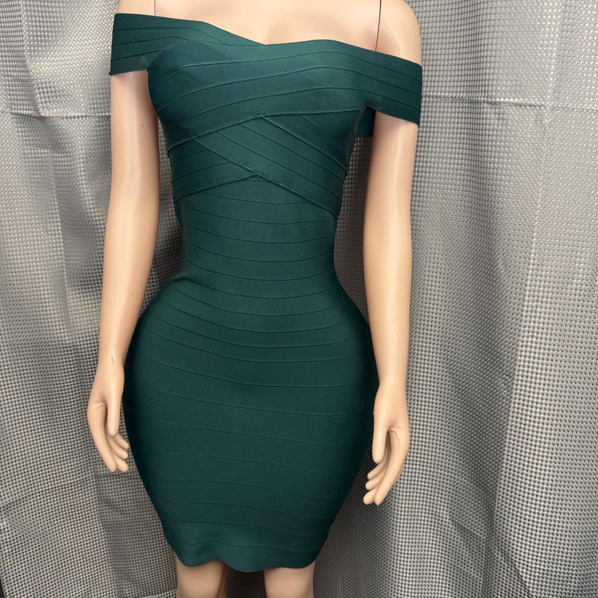 New size small but will fit a medium size  beautiful - Pomona, California - FleaMarketBay