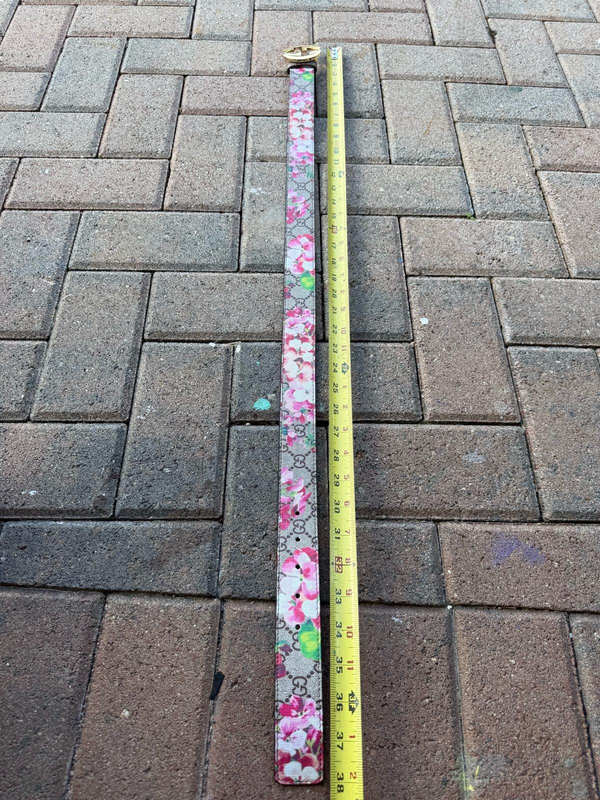 Gucci belt  floral belt correa Gucci - Miami Beach, Florida - FleaMarketBay