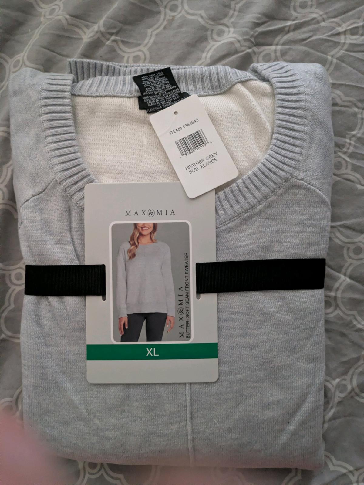 Max and Mia long sleeve sweater - Marshall, Illinois - FleaMarketBay