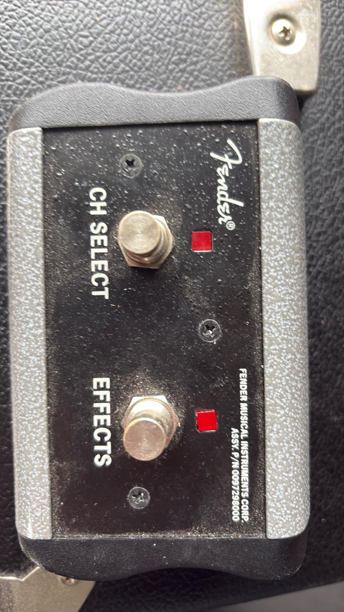 guitar amp fender champion 100 combo amp with pedal and ds1 - Brownsville, Texas - FleaMarketBay