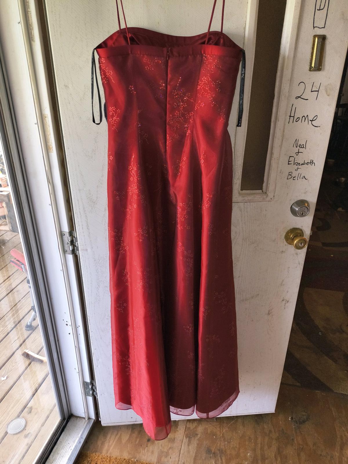 Red Dress - Jasper, Alabama - FleaMarketBay