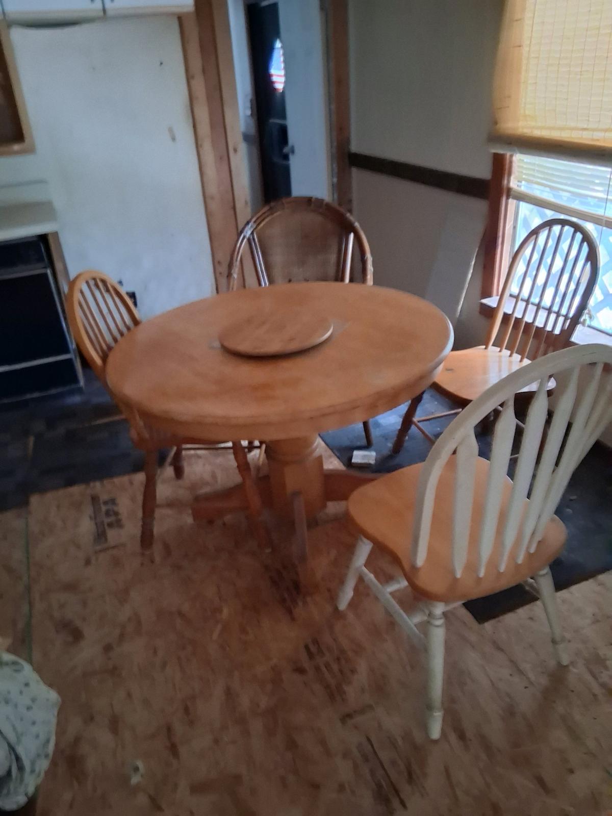 4 seater kitchen table with chairs - New Port Richey, Florida - FleaMarketBay