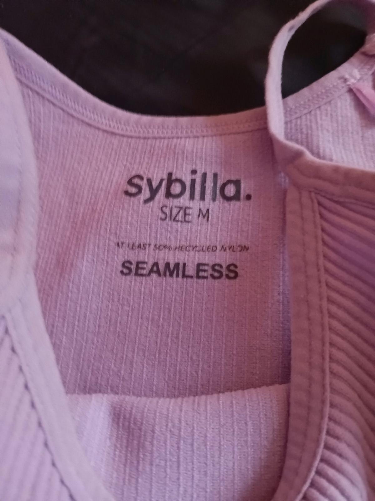 a purple tank top - Culpeper, Virginia - FleaMarketBay