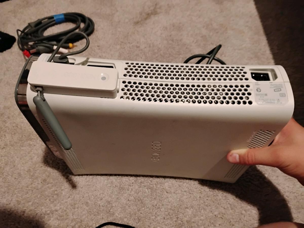 Xbox 360 Arcade edition - Colton, California - FleaMarketBay