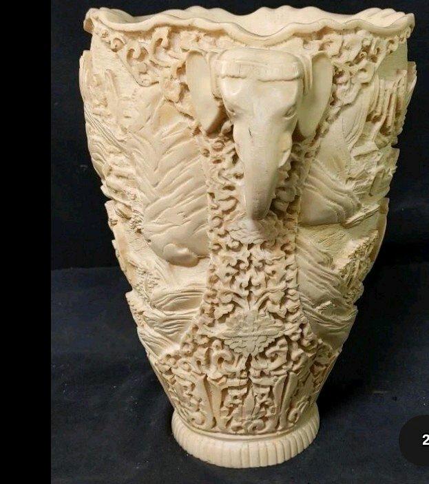 Chinese style collectible vase with 3D carvings of life - Camarillo, California - FleaMarketBay