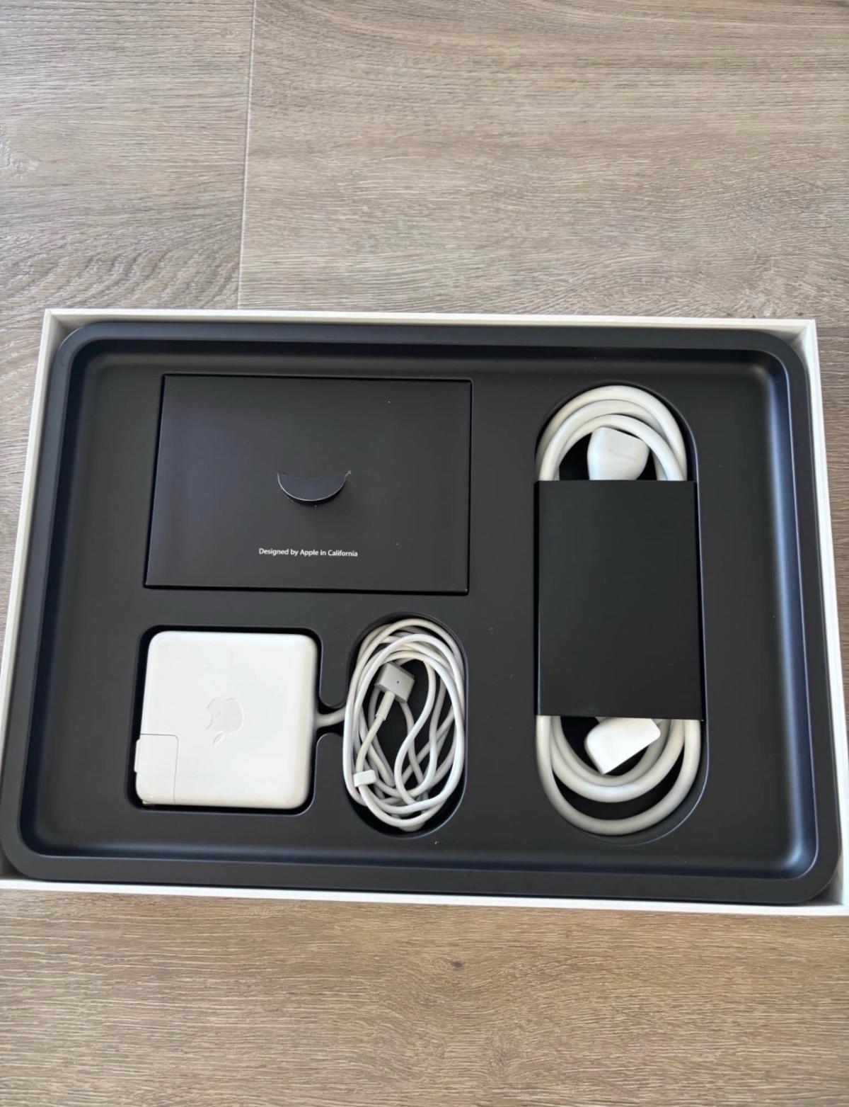 MacBook works - Houston, Texas - FleaMarketBay