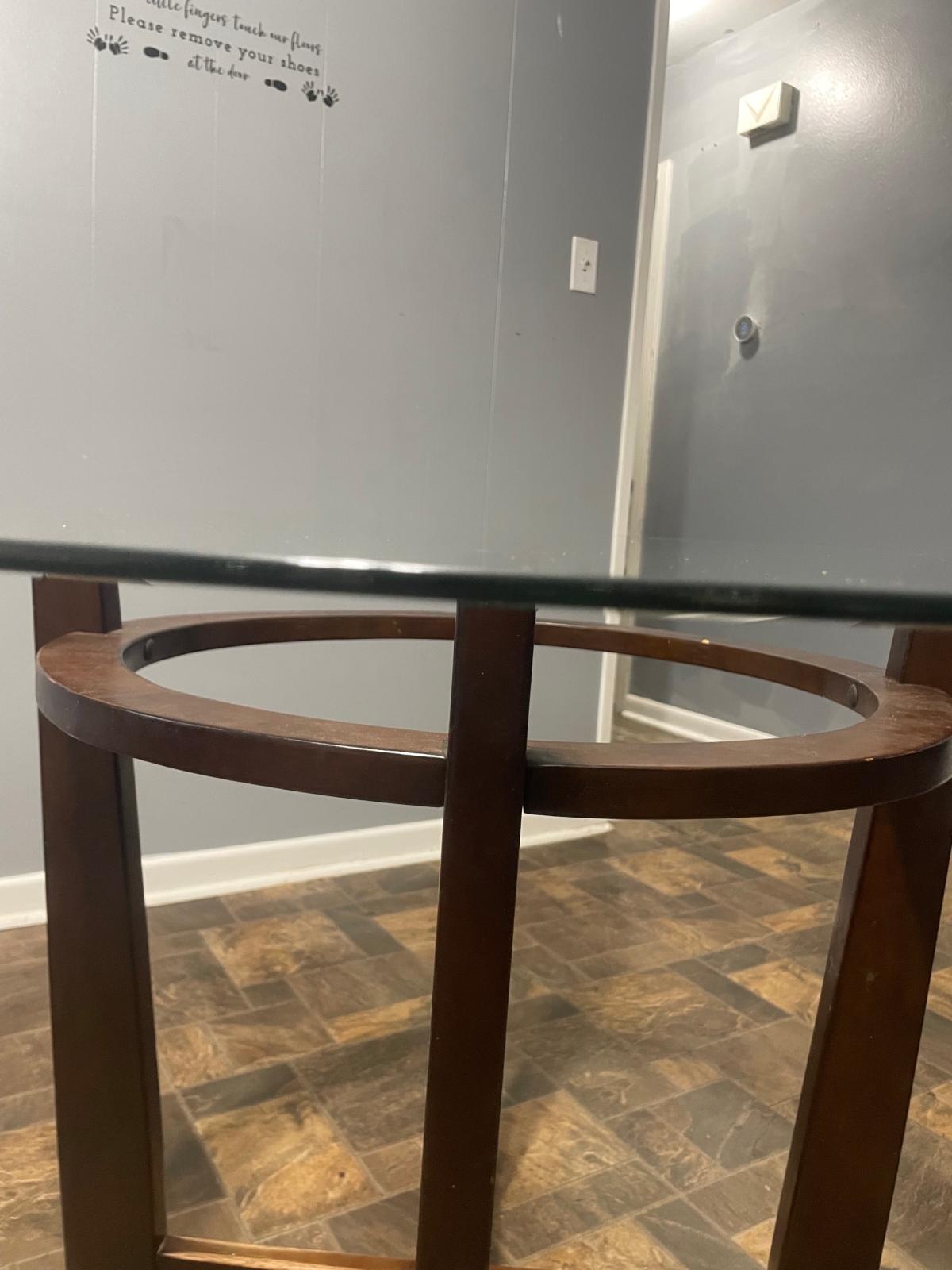 Glass Dining room table - Longview, Texas - FleaMarketBay