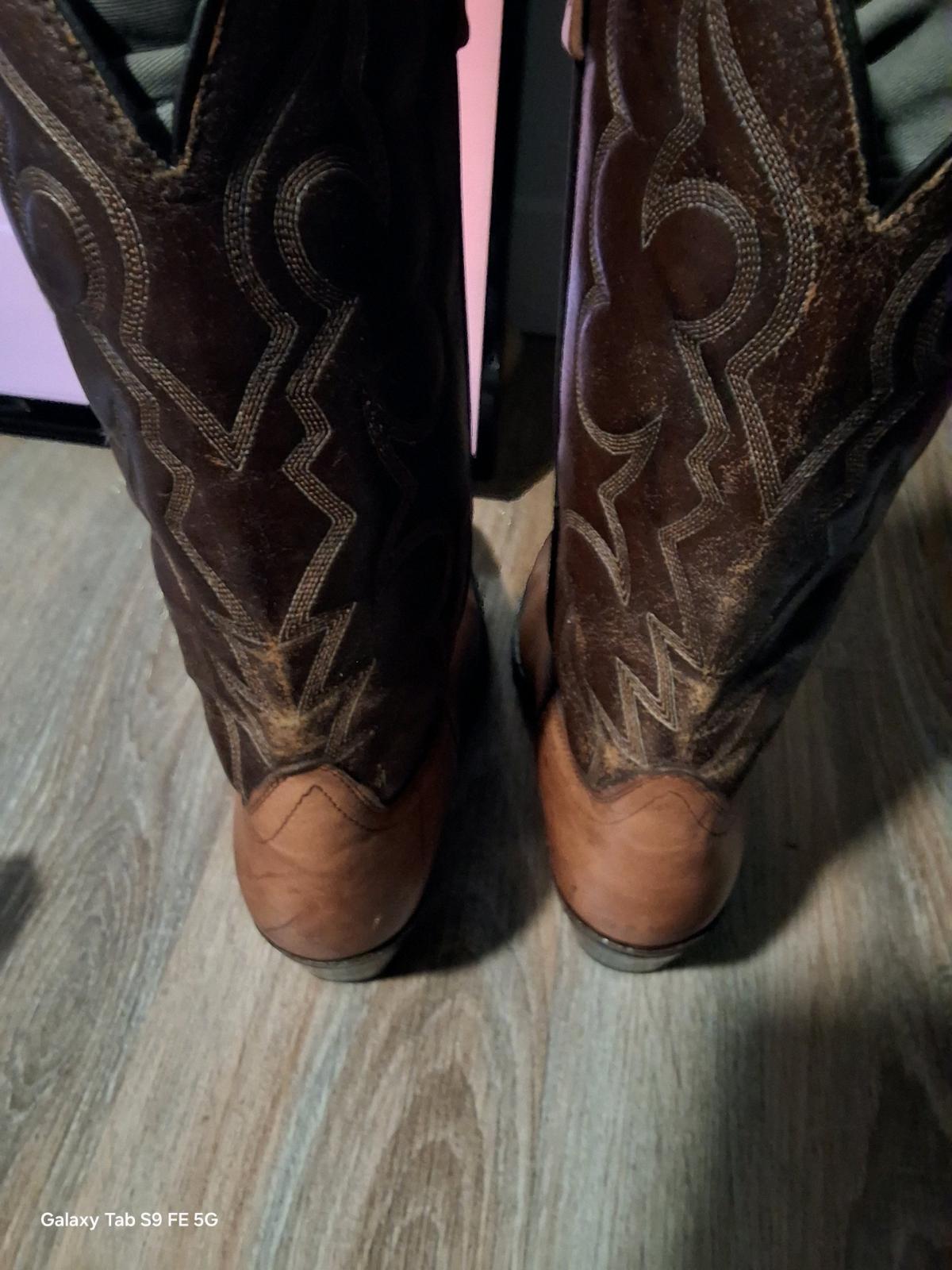 Western Boots Size 9 MENS US GENTLY USED - Vancouver, Washington - FleaMarketBay