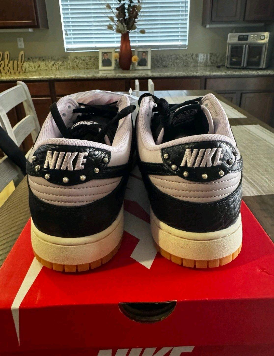 Nike dunk low retro - Lake Elsinore, California - FleaMarketBay