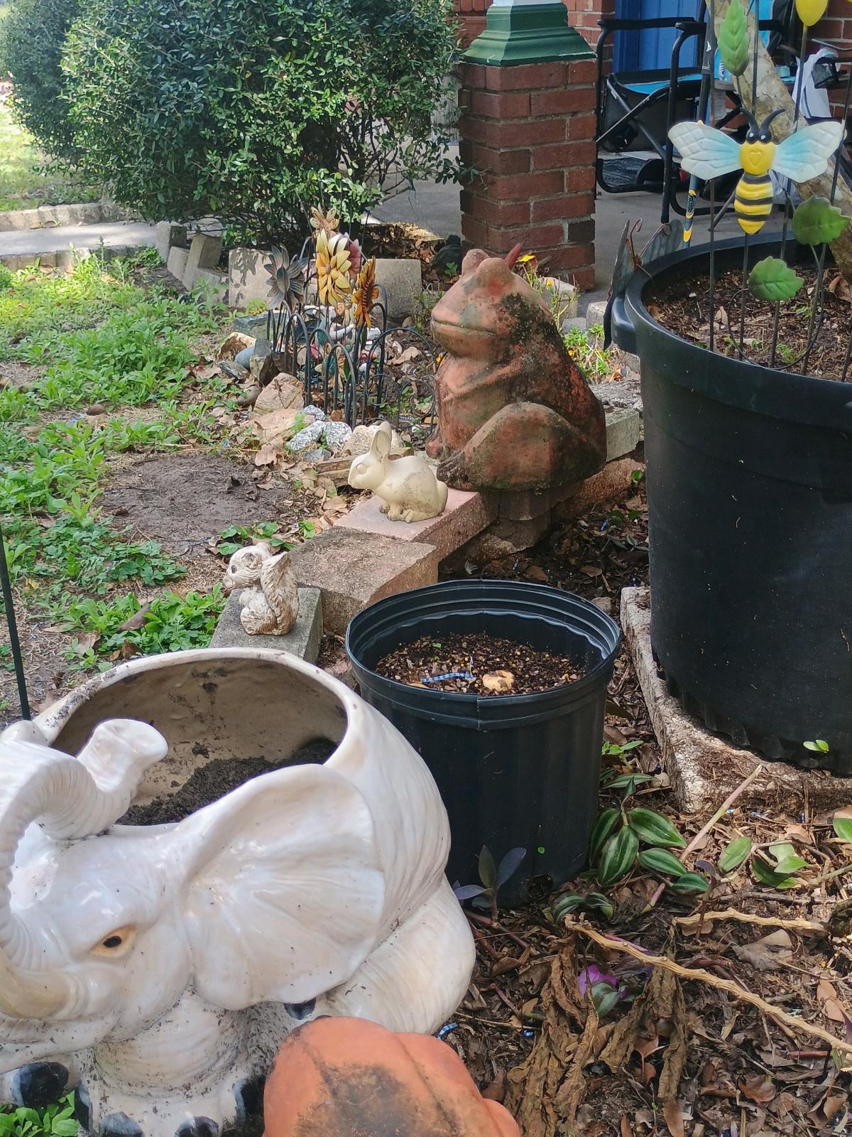 unique terracotta and porcelain decor - Orlando, Florida - FleaMarketBay