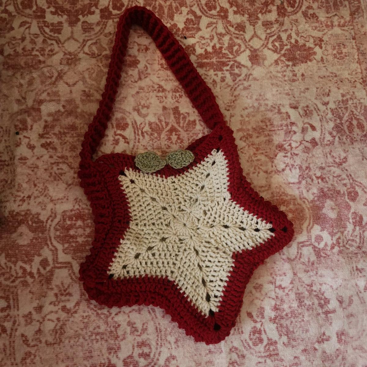 crochet apple themed bag - Alexandria, Virginia