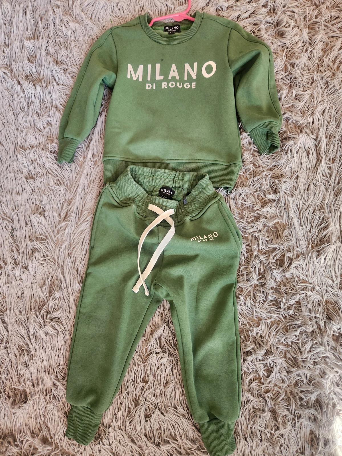 Green Milano di Rouge sweatshirt and jogger set loungewear - Queens Village, New York - FleaMarketBay