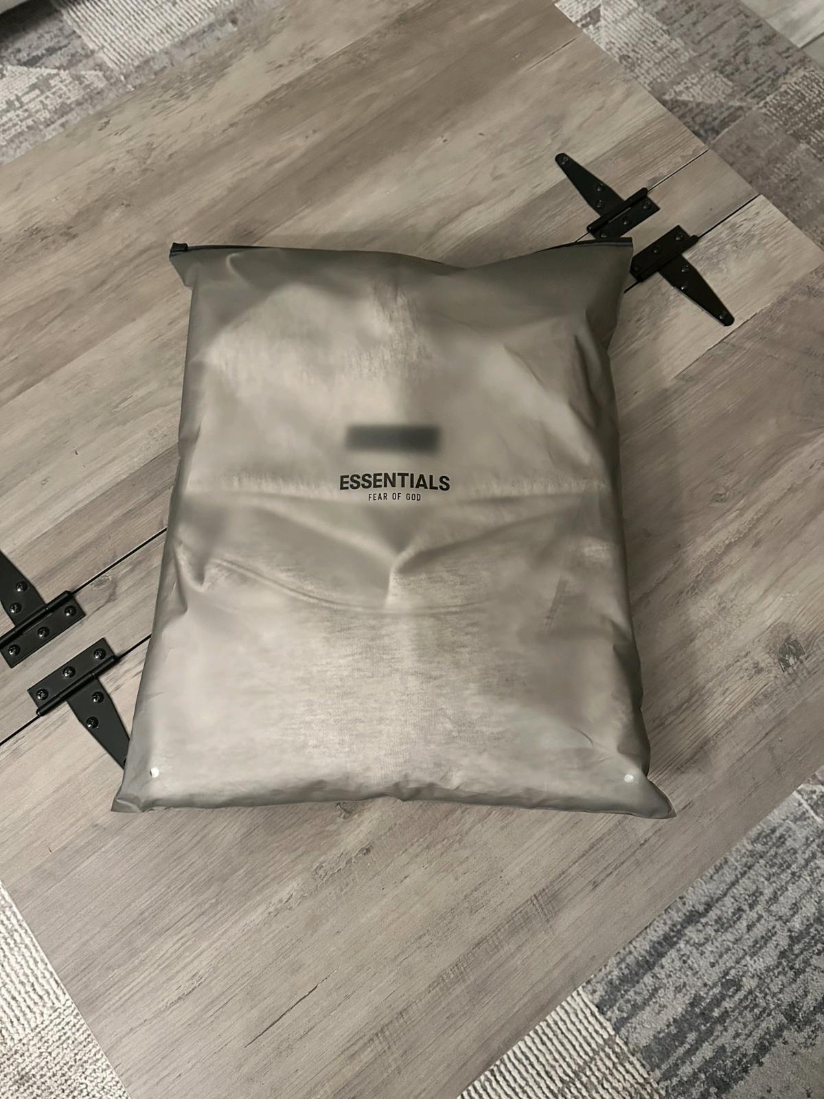 Essentials Fear of God Light oatmeal - Moreno Valley, California - FleaMarketBay