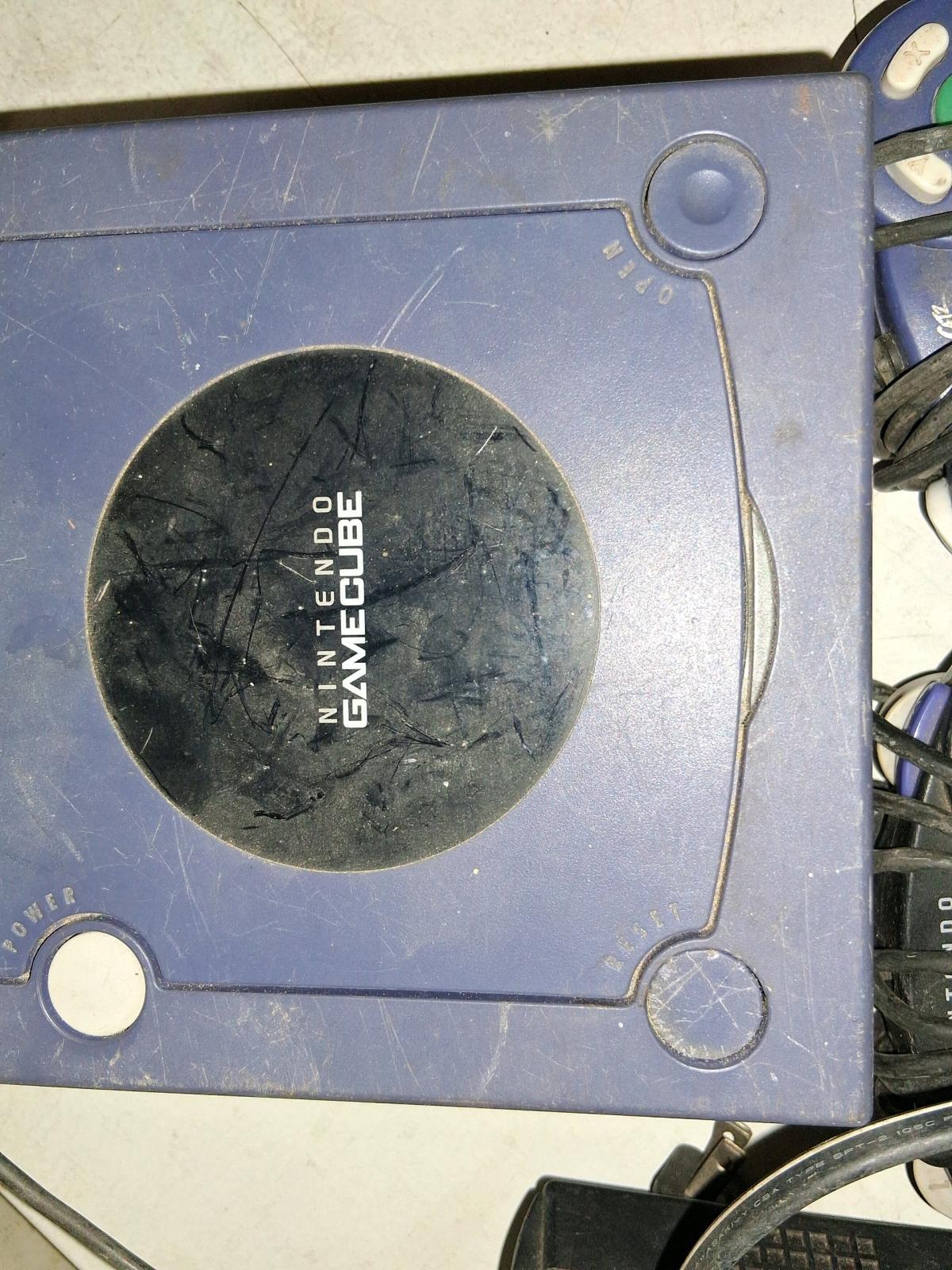 gamecube and 4 controllers - Hemingway, South Carolina - FleaMarketBay