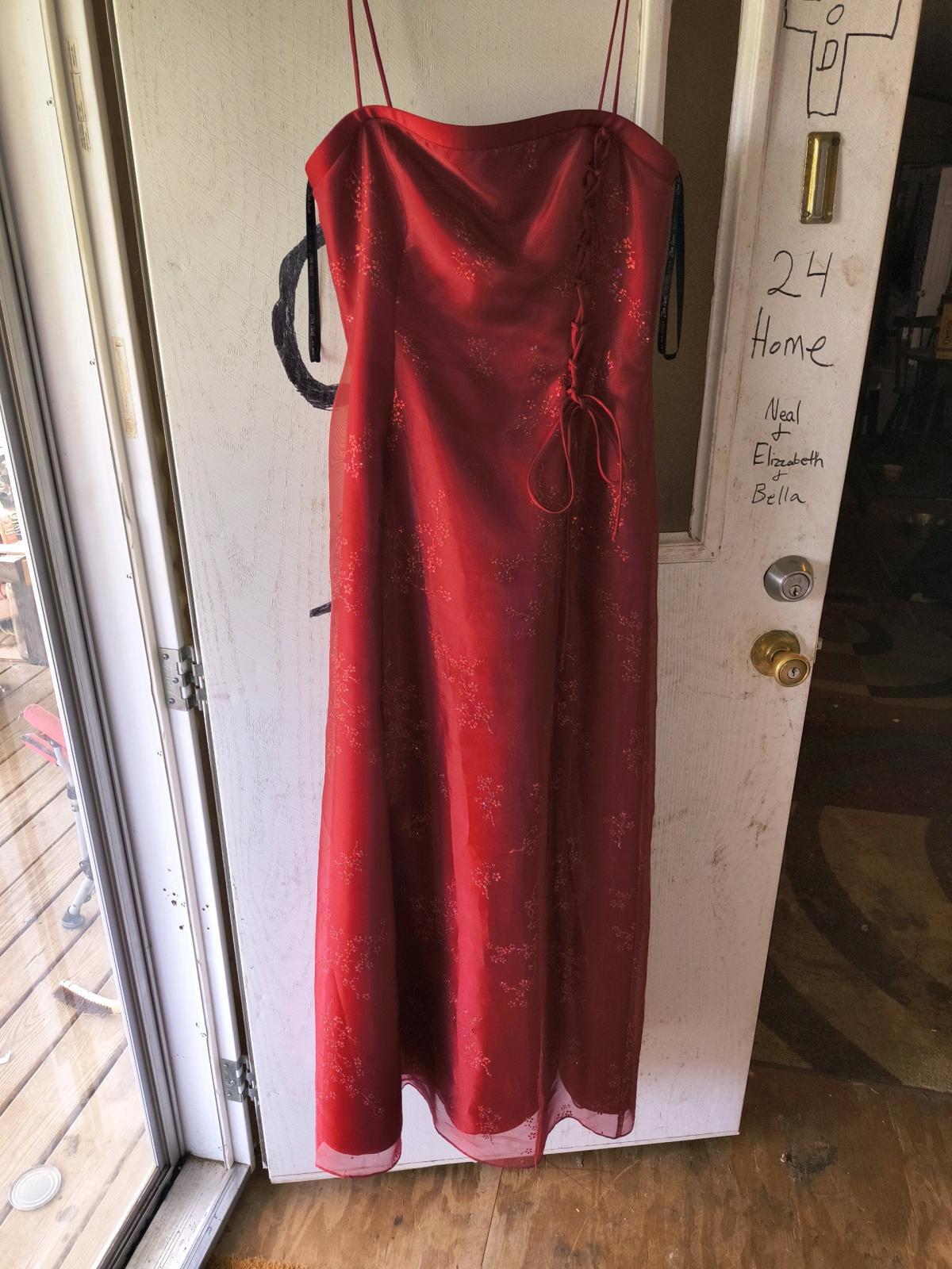Red Dress - Jasper, Alabama