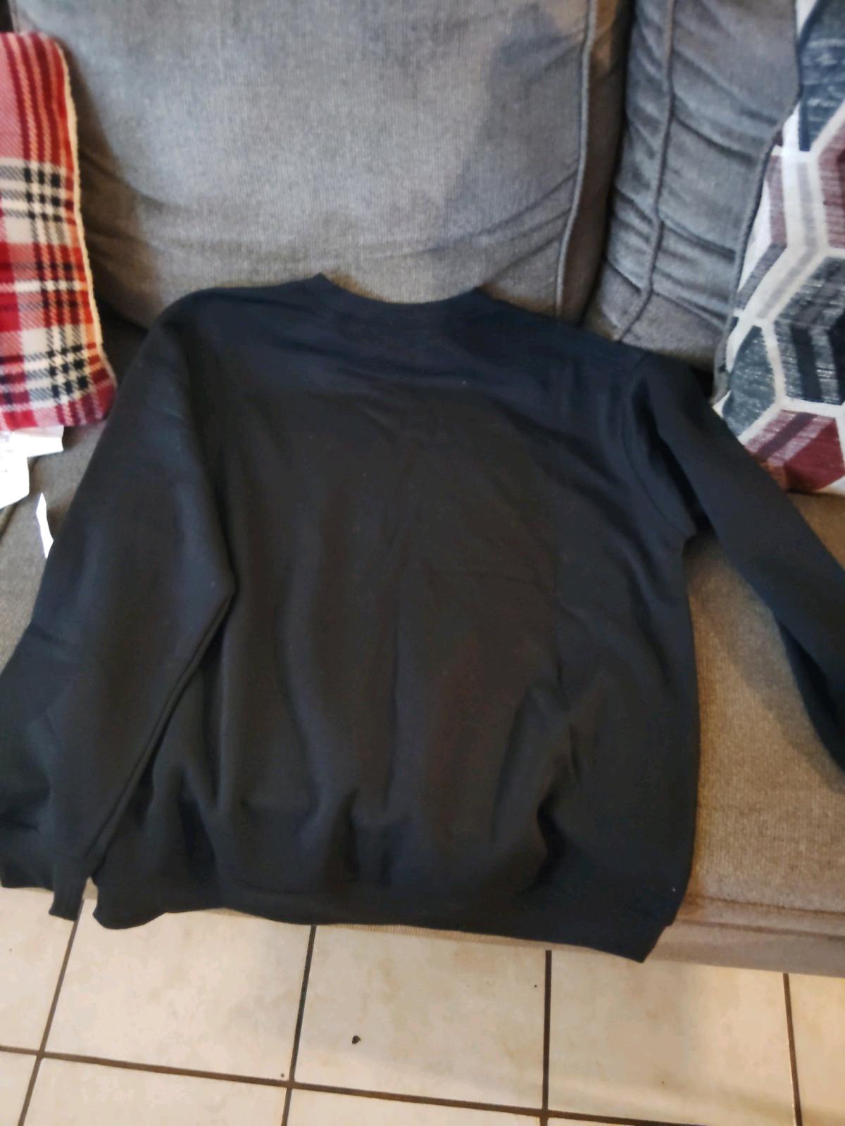black  sweatshirt medium - Tucson, Arizona - FleaMarketBay