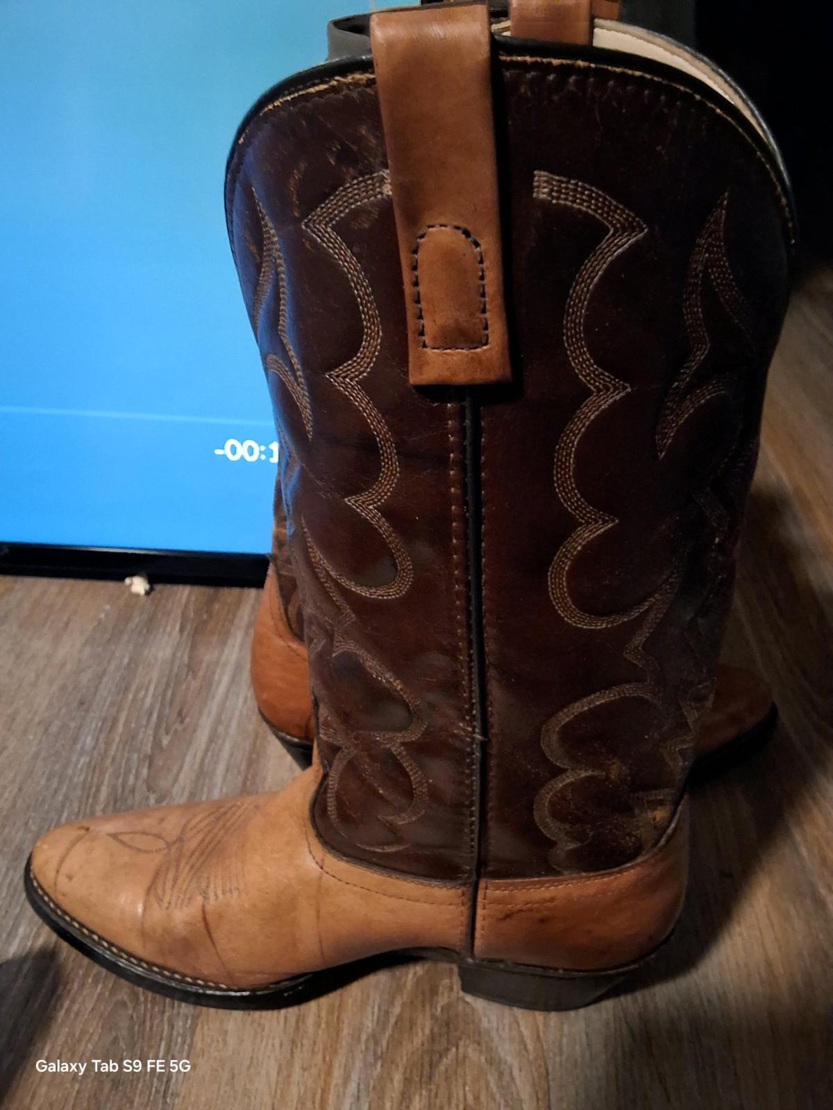 Western Boots Size 9 MENS US GENTLY USED - Vancouver, Washington - FleaMarketBay