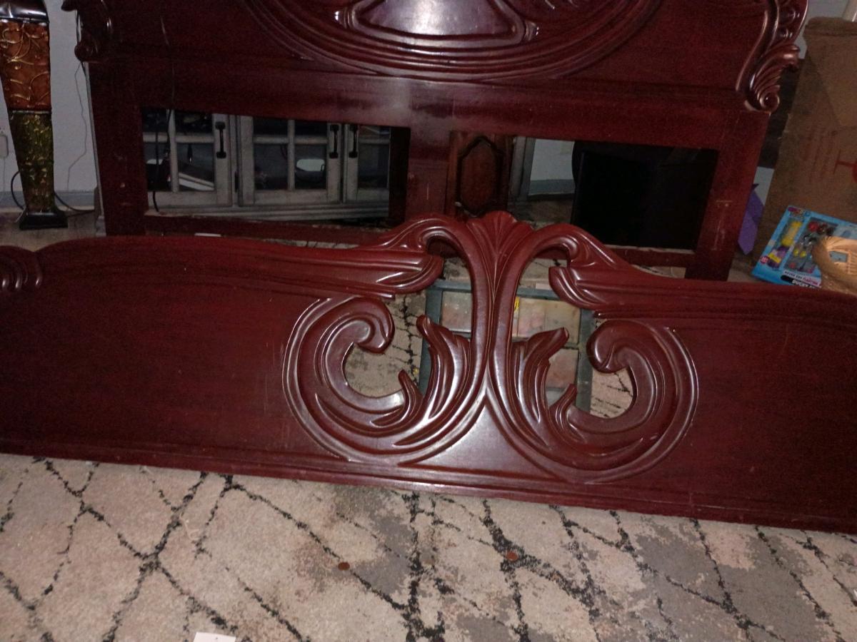 king size mahogany wood head and foot board - Jacksonville, Florida