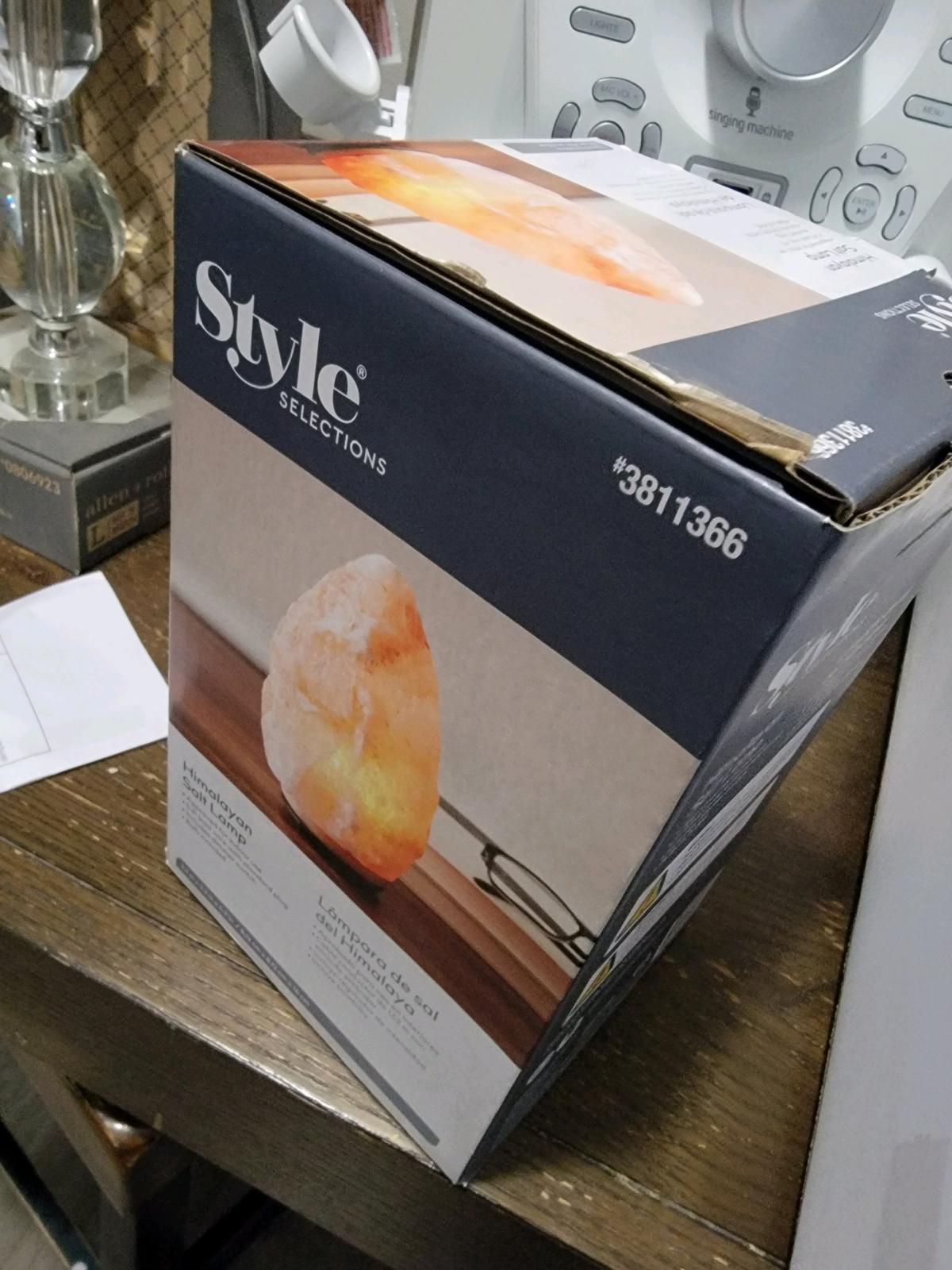 salt lamp - Vancouver, Washington - FleaMarketBay