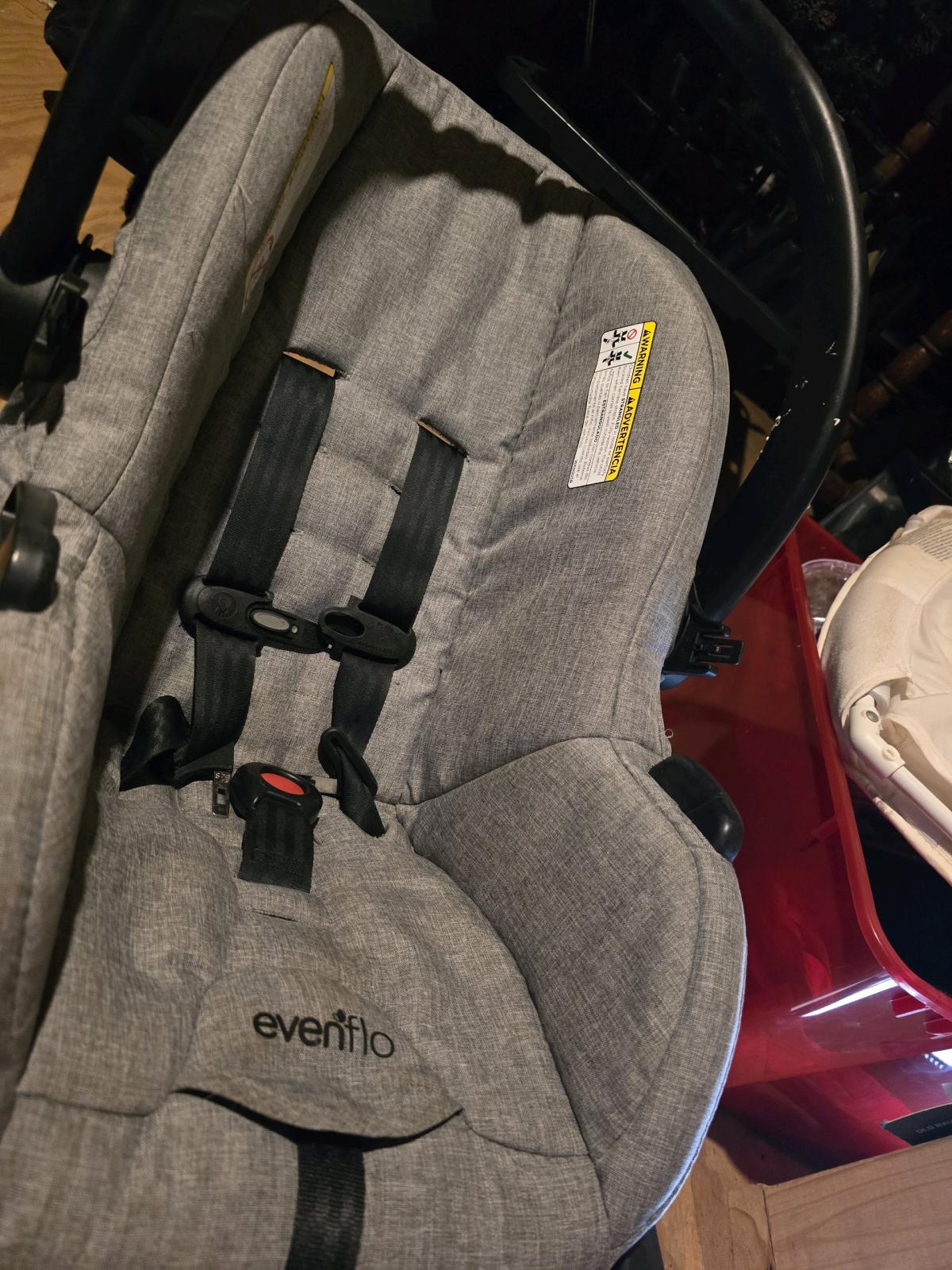 car seat - Alicia, Arkansas - FleaMarketBay