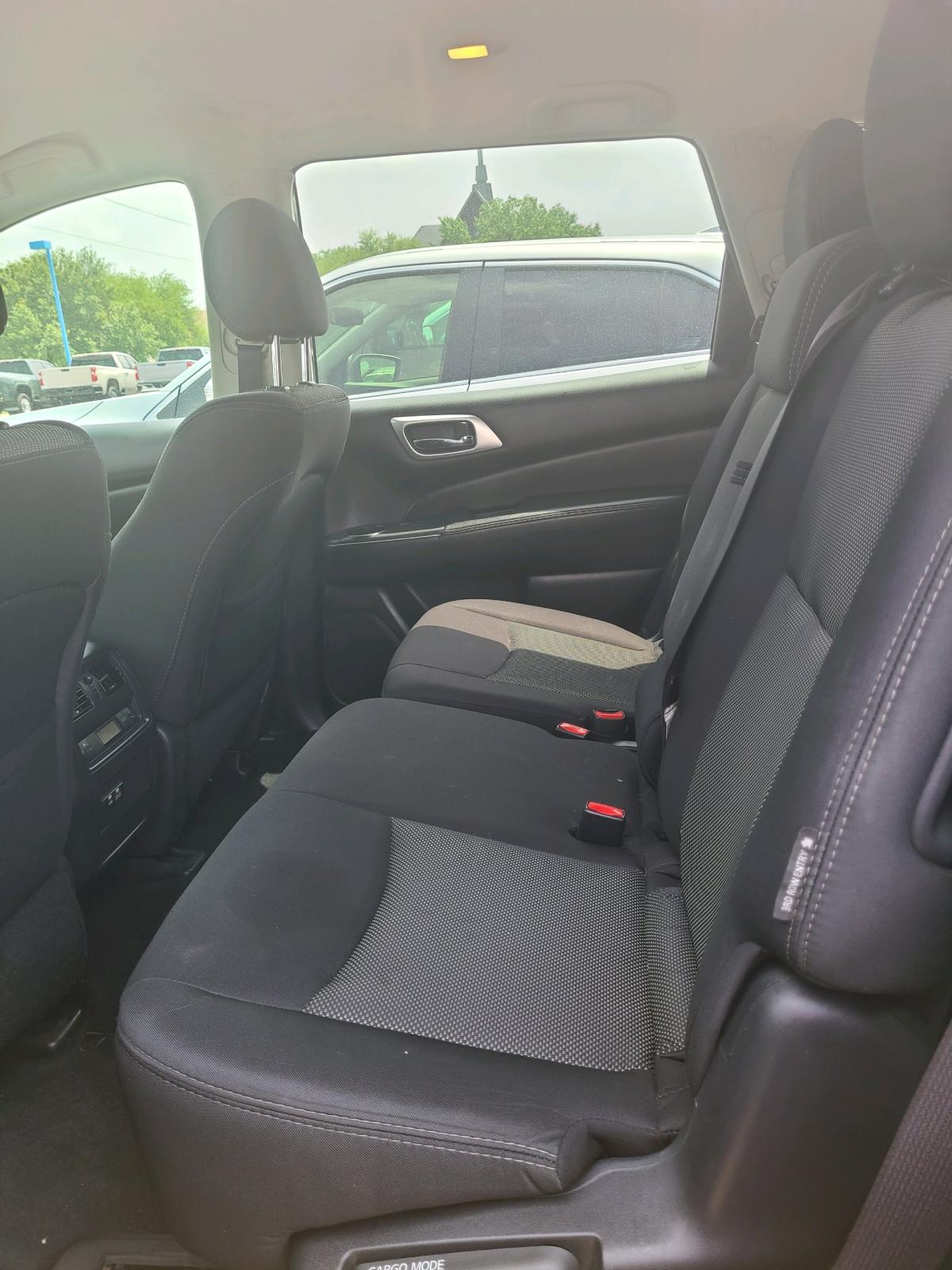 2020 Nissan Pathfinder - Commerce, Texas - FleaMarketBay
