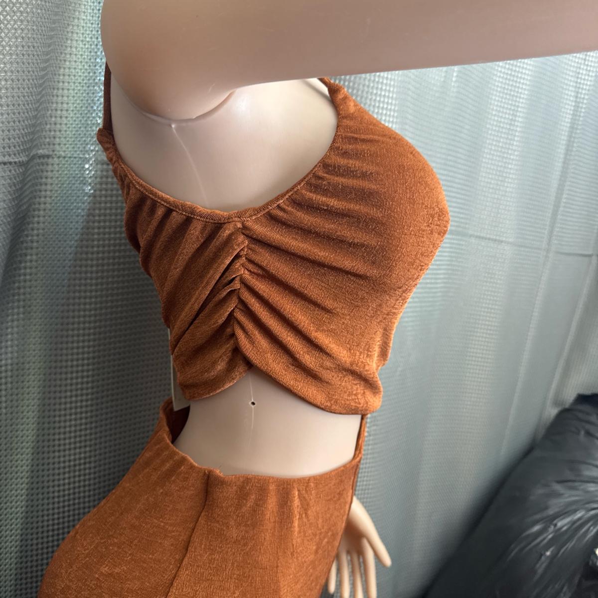 women size small jumpsuit - Pomona, California - FleaMarketBay