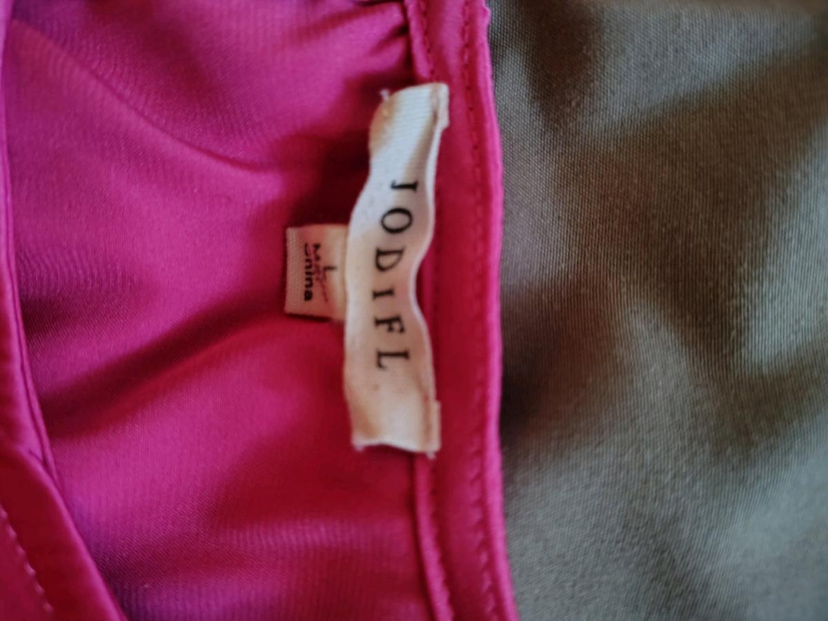 CLASSY AND MODERN WOMENS DRESS SHIRT - Acworth, Georgia - FleaMarketBay