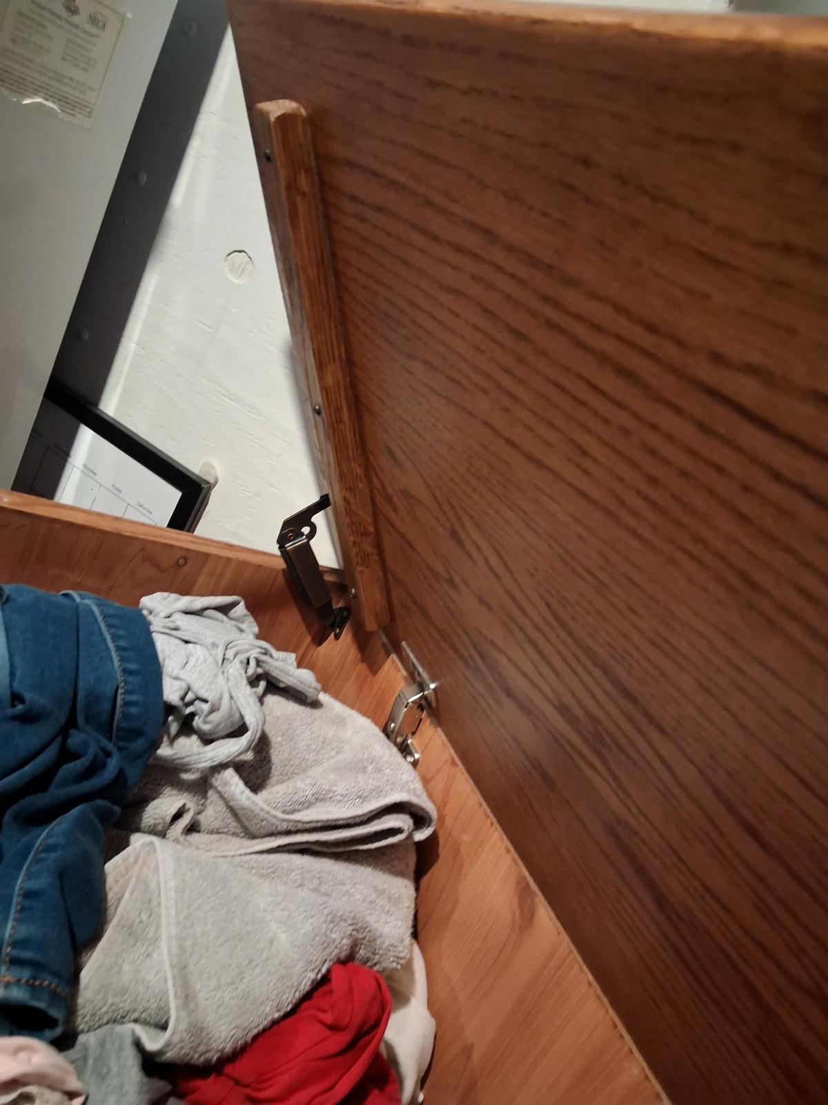 Real Oak Hope Chest - Henderson, Nevada - FleaMarketBay